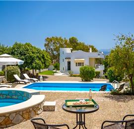 4 bedroom villa with pool close to beach on Akrotiri peninsula, sleeps 8